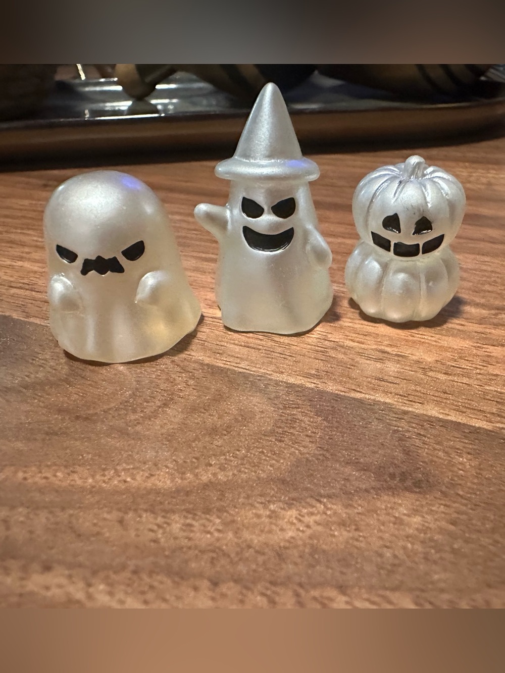 White Shiny Halloween Ghost & Pumpkin Mini Figurines Set Decor